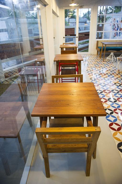 Lokal Hotel & Restaurant 요그야카르타 외부 사진