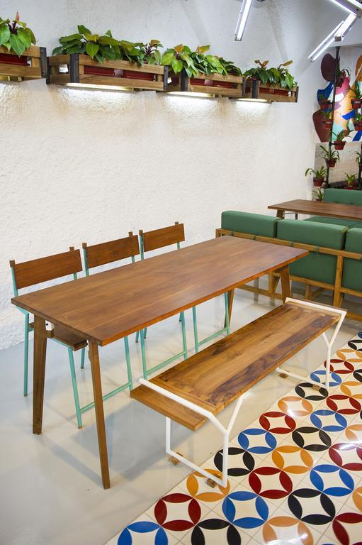 Lokal Hotel & Restaurant 요그야카르타 외부 사진