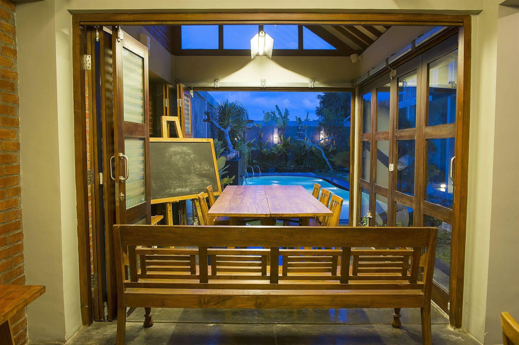 Lokal Hotel & Restaurant 요그야카르타 외부 사진