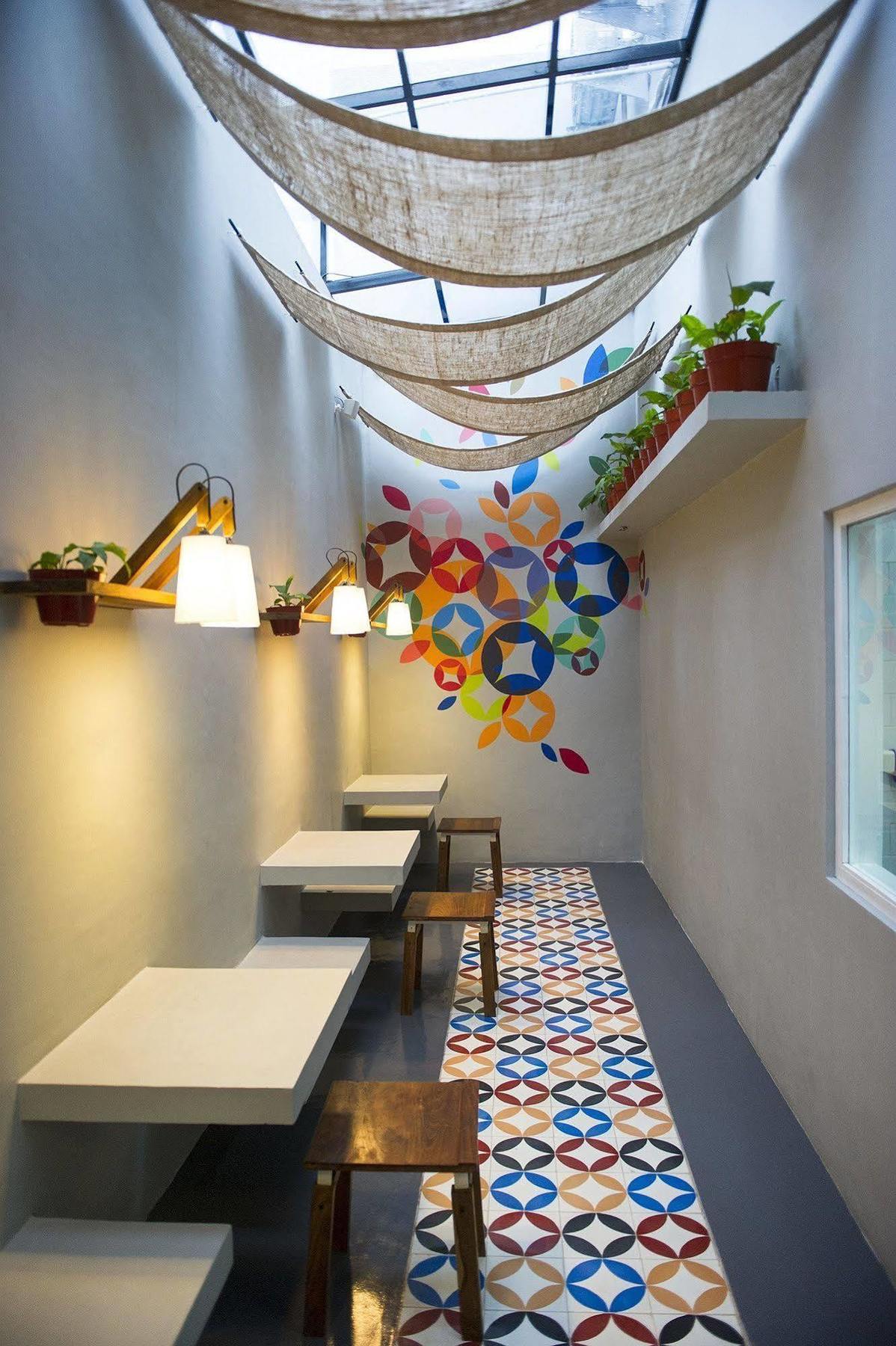 Lokal Hotel & Restaurant 요그야카르타 외부 사진