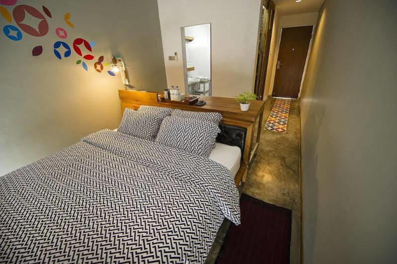 Lokal Hotel & Restaurant 요그야카르타 외부 사진