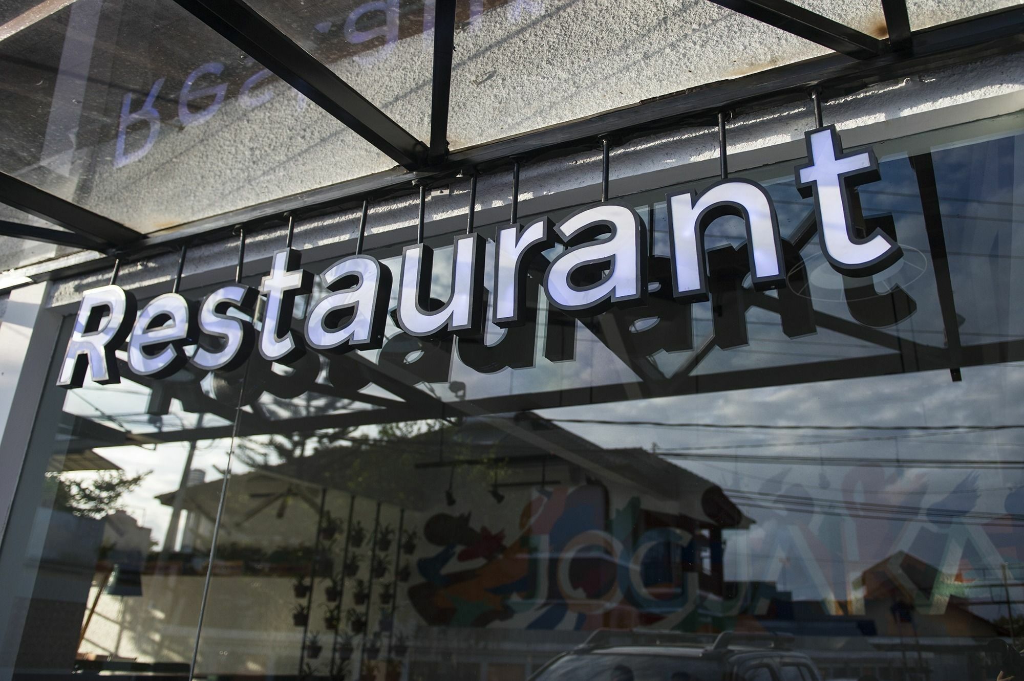 Lokal Hotel & Restaurant 요그야카르타 외부 사진